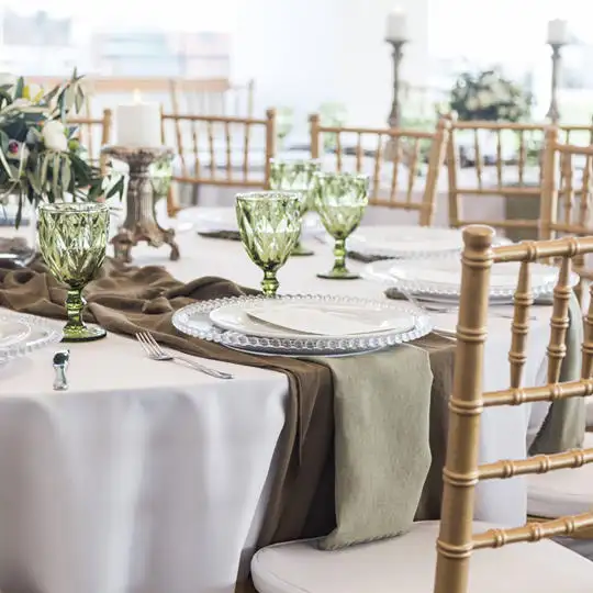 HERO - Gold chairs and decor set up